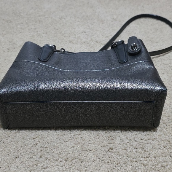 Coach Black/Gold (Pewter) Metallic Crossbody Bag w/Chain Strap & Textured Finish - Picture 4 of 8